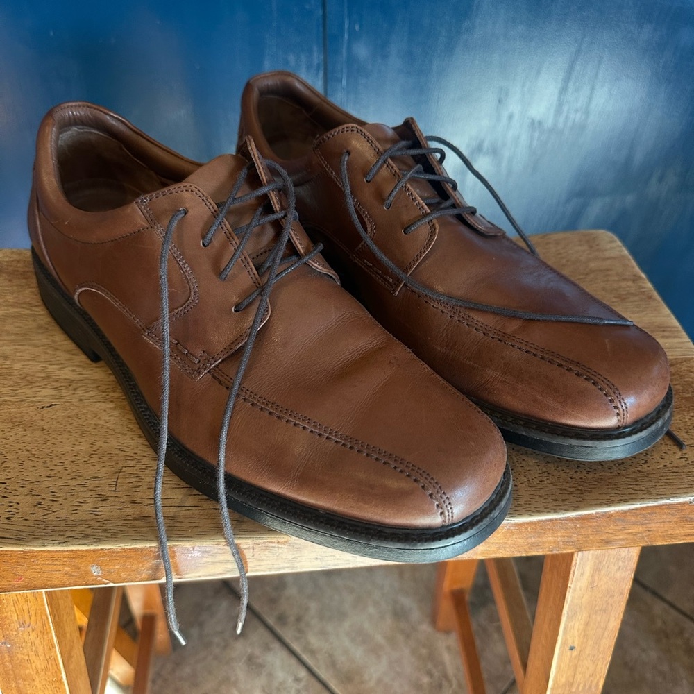 Johnston and Murphy Oxford brown dress shoes